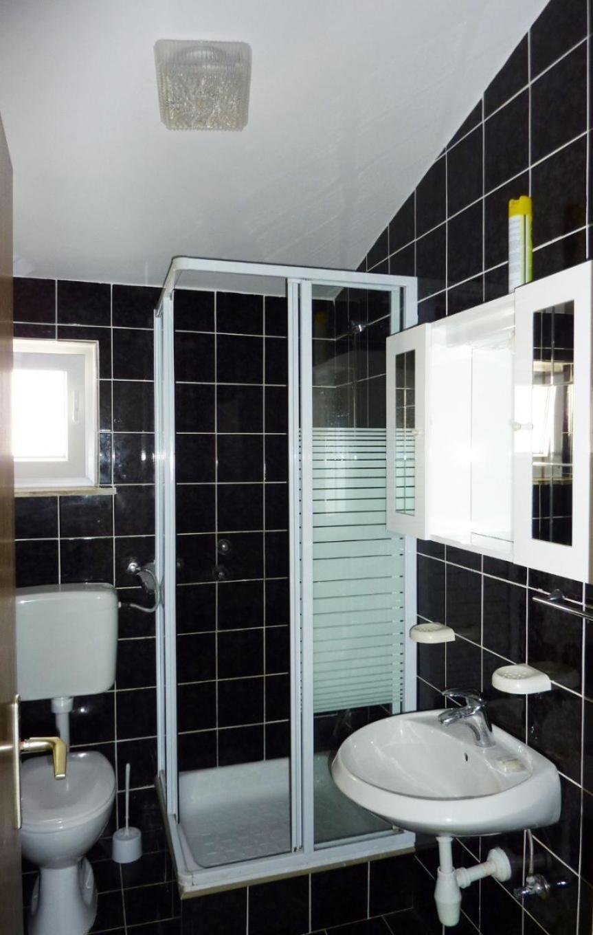 Apartments Bozica Vir Exterior foto